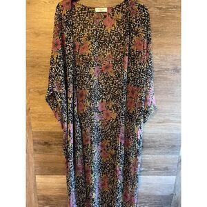 Carly Jean LA Kimono Floral Opened size Medium long Flare sleeves boho